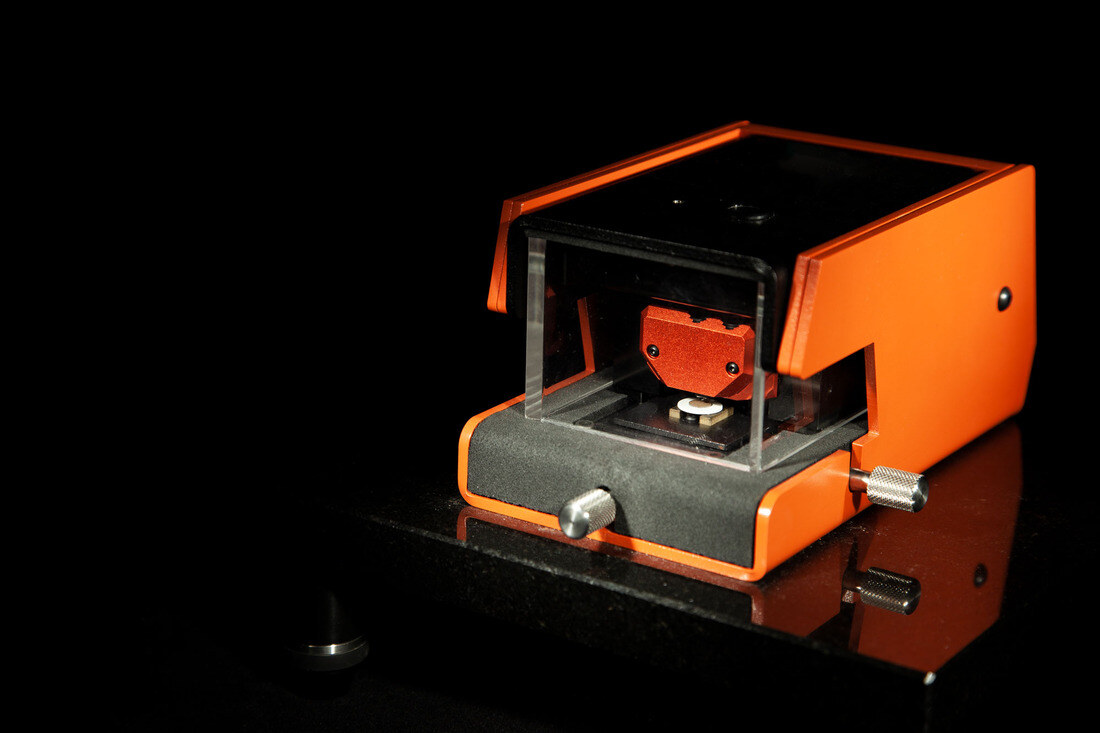 ナノフォース nanoforce 8v REV UL-1 NaioAFM - The Leading AFM for Nanoeducation - Nanosurf